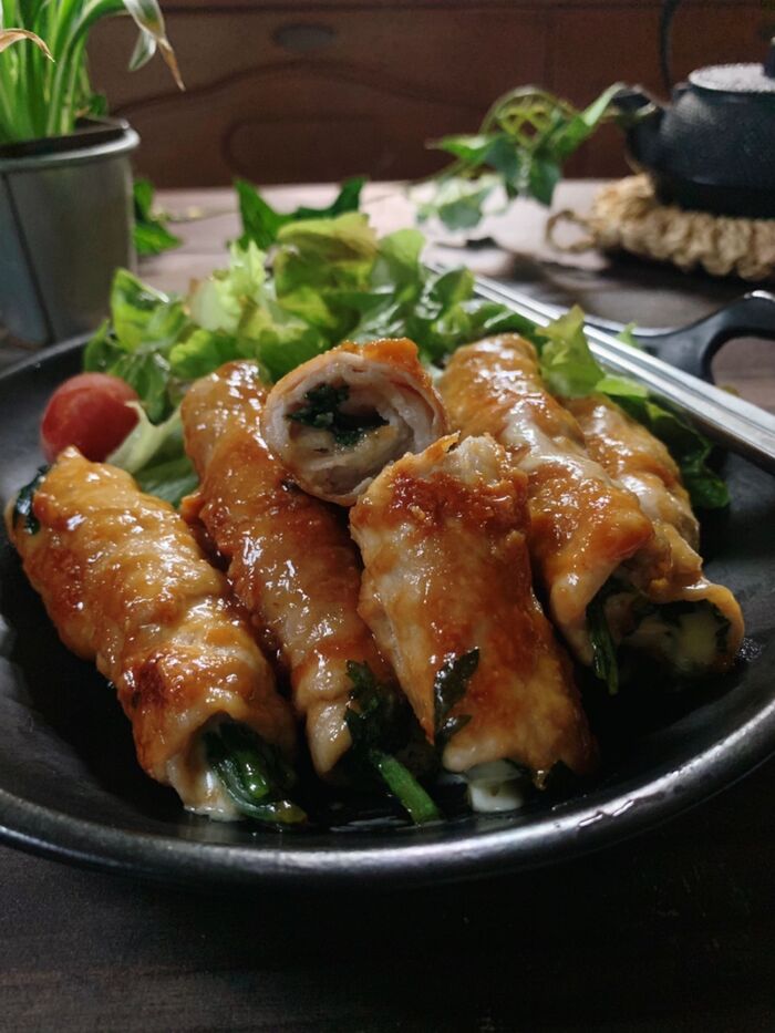鍋の具材で残りがちな春菊の消費に!肉と春菊チーズ巻き♪
