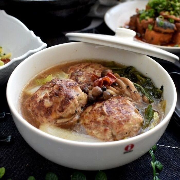 ボリューム満点!フライパンひとつで作る 豚肉団子と白菜のスープ煮