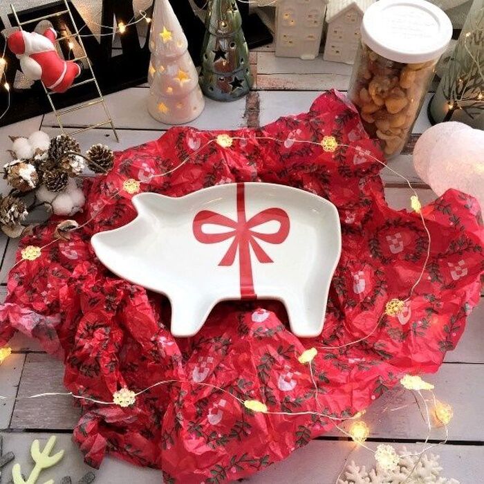 赤いリボンのぶたさんプレートがかわいい!