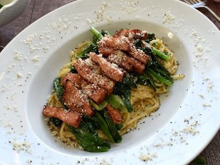 おいしさの決め手は厚切りベーコン!小松菜のスパゲッティ