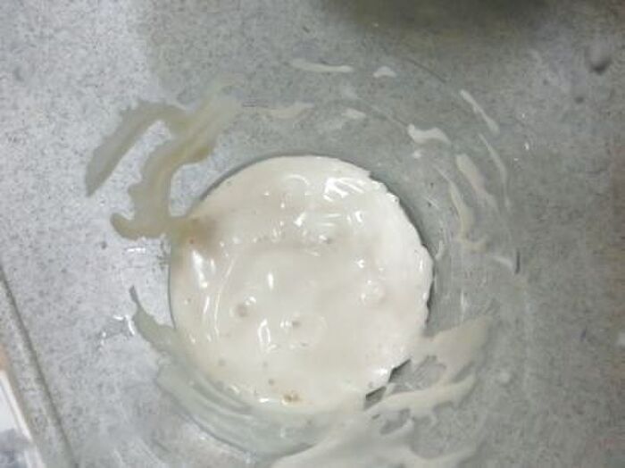 <豆腐マヨネーズ>材料をハンドブレンダーにかける