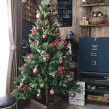 今年は大人っぽく!100均グッズを使ってクリスマスツリーをディスプレイ