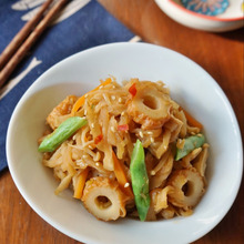 お弁当やおつまみにぴったり!ちくわと切り干し大根のピリ辛炒め