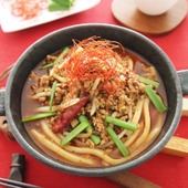 2つの食材でつくる!鍋うどん「麻婆しびれ鍋うどん」