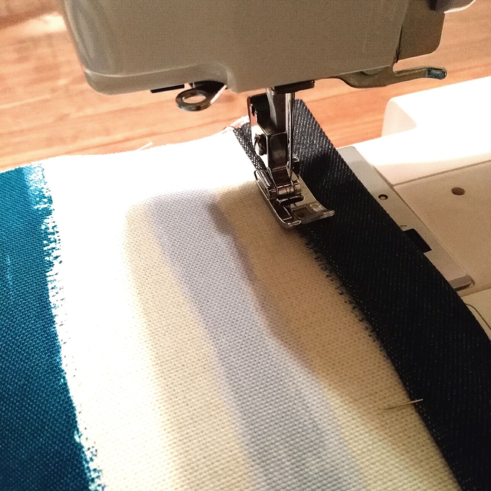 縫い代を縫う