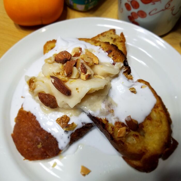 ココナッツフレンチトースト♪洋梨ジェラードも添えて♪