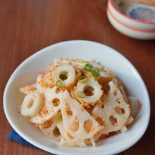 味付けは失敗知らず!食感が楽しいちくわとレンコンのタラコ炒め