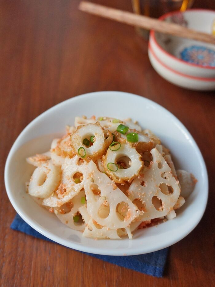 味付けは失敗知らず!食感が楽しいちくわとレンコンのタラコ炒め