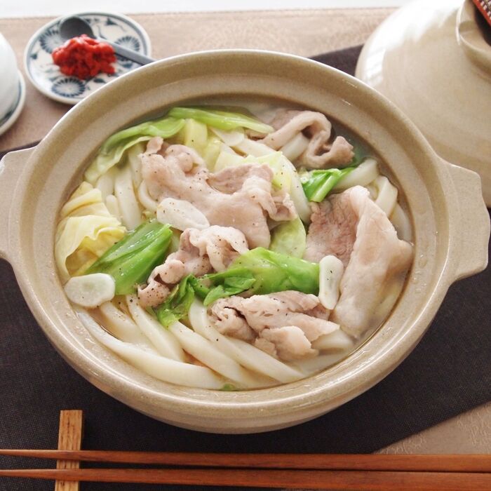 2つの食材で作る!鍋うどん「豚とキャベツのごま油鍋うどん」