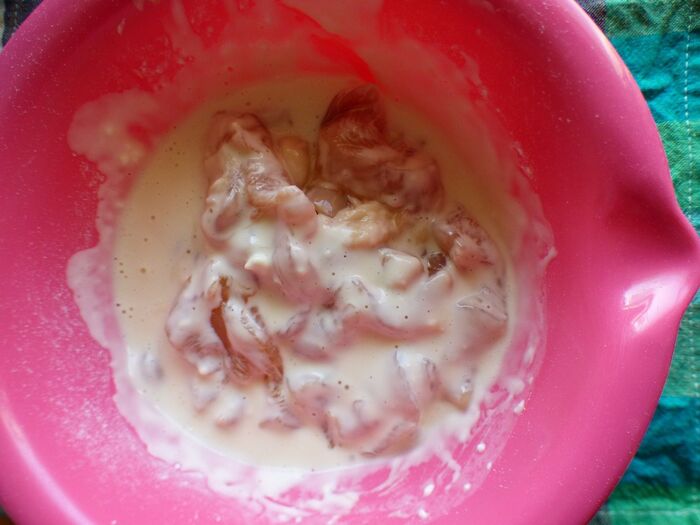 天ぷら粉大4・水大4で衣作り鶏肉入れて揚げる