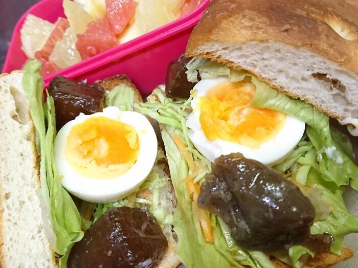 お惣菜サンドイッチのお弁当