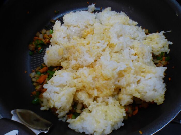 後は炒めるだけで、パラパラチャーハンに!!