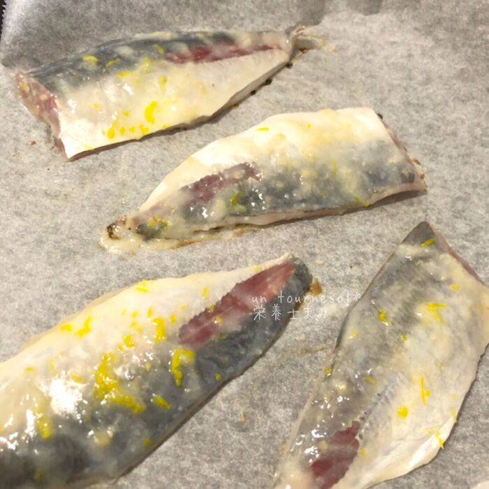 ③焦げつかないようにクッキングシートをひいて!