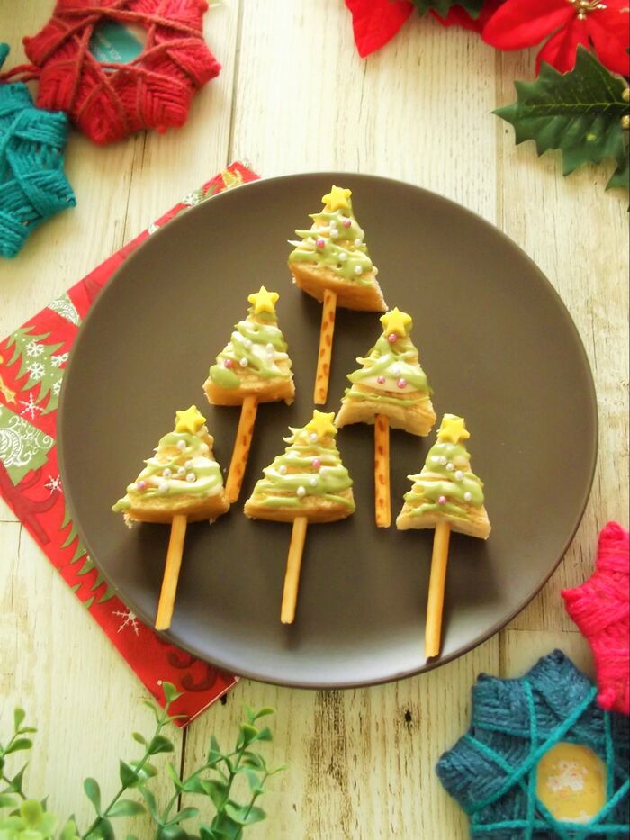 クリスマスに♪ちょこっとつまめる!バウムクーヘンでミニツリーケーキ