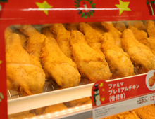 予約締切迫る!クリスマスはファミマのおいしいチキンとケーキを♡