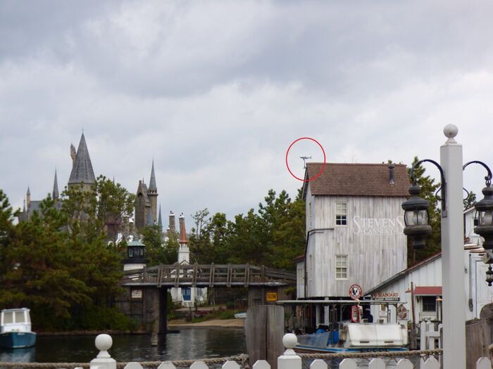 屋根の上よーく見て!!