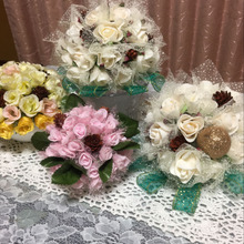 100均利用で豪華な花飾り