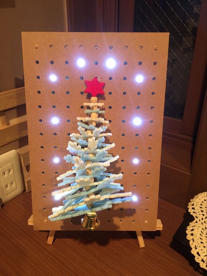 パンチングボードを使ったクリスマス飾り