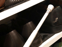 つっぱり棒1本だけ!革靴収納の「あとちょっと、、」を解消。