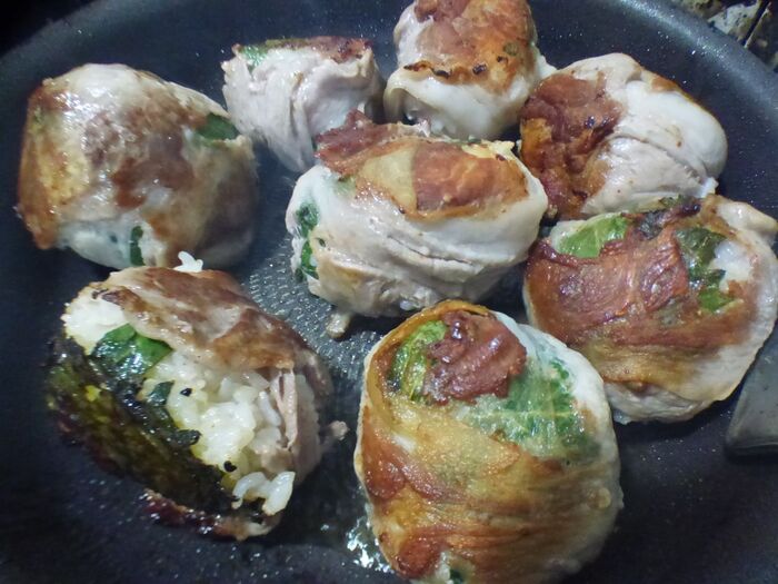 豚肉にしっかり火を入れる。