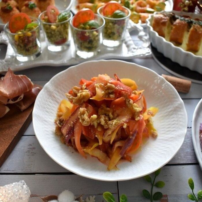 シンプルにいただくカラフルニンジンとクルミのサラダ