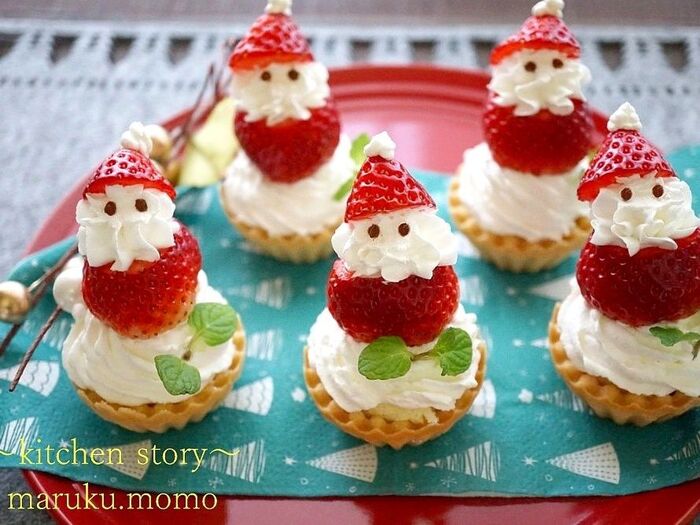 市販品で簡単!苺のサンタさんのプチタルト