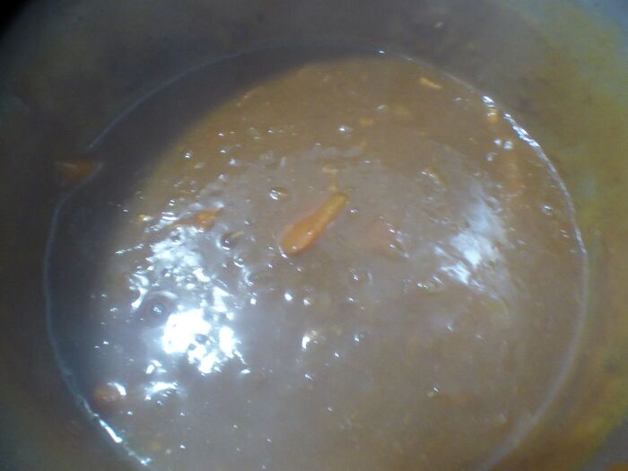 カレーは、圧力鍋で山盛り野菜もトロトロに♪