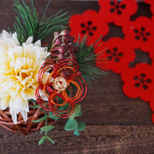 オール100均素材(セリア)で作る手毬風お正月飾り