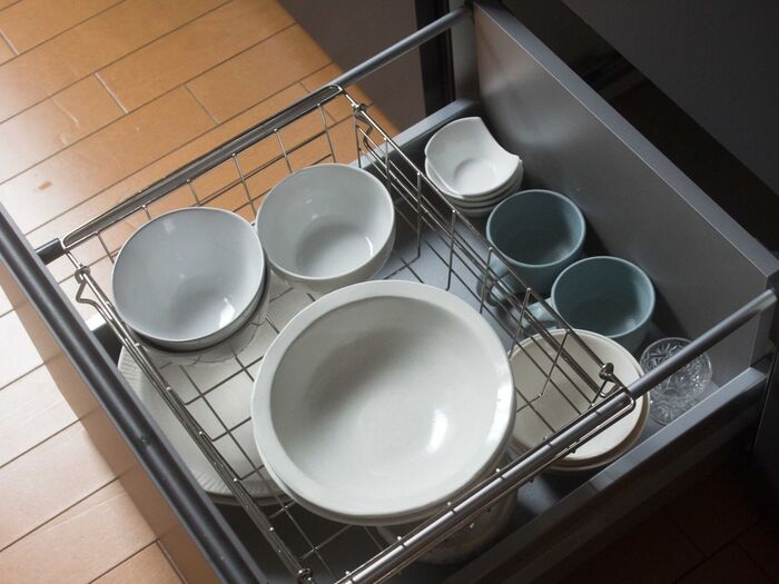 超簡単!キッチンの奥深い収納をカッコよく2倍収納にする方法
