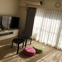 ソファなしはメリットたくさん!陽当たり◎なリビングの過ごし方