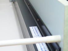 突っ張り棒で倒れない!キッチンの引き出しデッドスペース活用