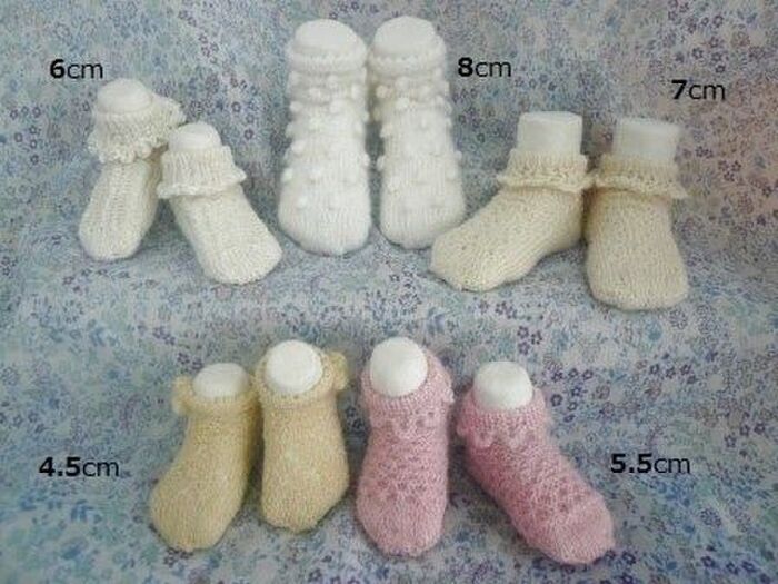 超極細毛糸でミニチュア靴下たち