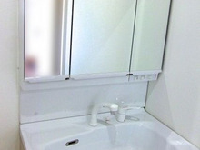 狭い洗面所を最大限活用する!お手軽裏技収納術