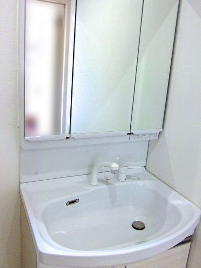 狭い洗面所を最大限活用する!お手軽裏技収納術
