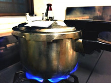 寿命を過ぎた圧力鍋は超危険!安全に使うためのお手入れ法とは