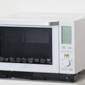知らないで使い続けると危険!電子レンジの寿命と正しいお手入れ方法