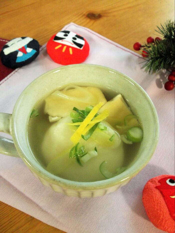 飲んだ次の日もすっと入る(笑) 薄揚げと長ネギだけ!おうどんみたいなお雑煮