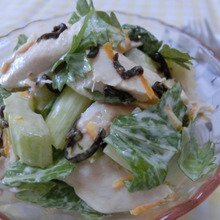 マヨとごま油のW使いが美味い♪ セロリとささみの柚子昆布サラダ