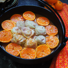 風邪予防にもアンチエイジングにも嬉しい!あったか~甘酒味噌ミカン鍋