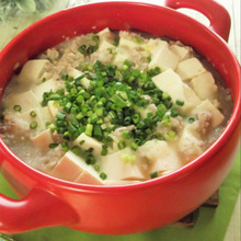 安い・早い・簡単♪ ひき肉みぞれ豆腐鍋