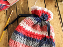 スタークロッシェがアクセント♪ かぎ針編みの巾着