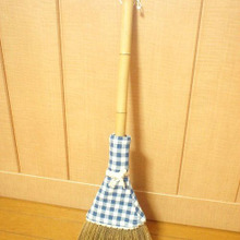 楽すぎな掃除!フローリング&階段★天然素材のほうきがGOOD