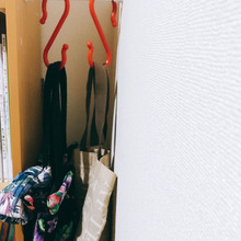 本棚と壁の隙間を有効に利用しました♪