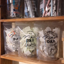 100均のかわいいジップバッグに入れるだけのみせる収納‼️