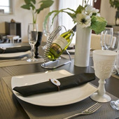 欠けてからでは遅すぎる? グラスや食器の寿命と交換の目安について