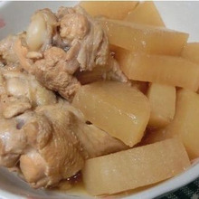 残った煮汁でもう一度美味しい♪ 大根と手羽元のポン酢煮