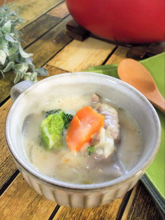 なんと!とろみ付けに冷凍餅活用♪ 豚肉のキャベツ巻き 餅クリーム煮