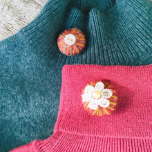 コロンと可愛い毛糸のブローチ