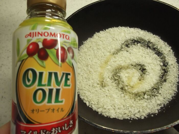 パン粉を炒る