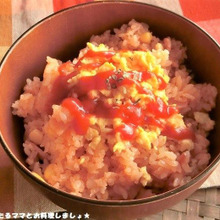 電子レンジで作れる~簡単★そぼろ卵のオムライス丼